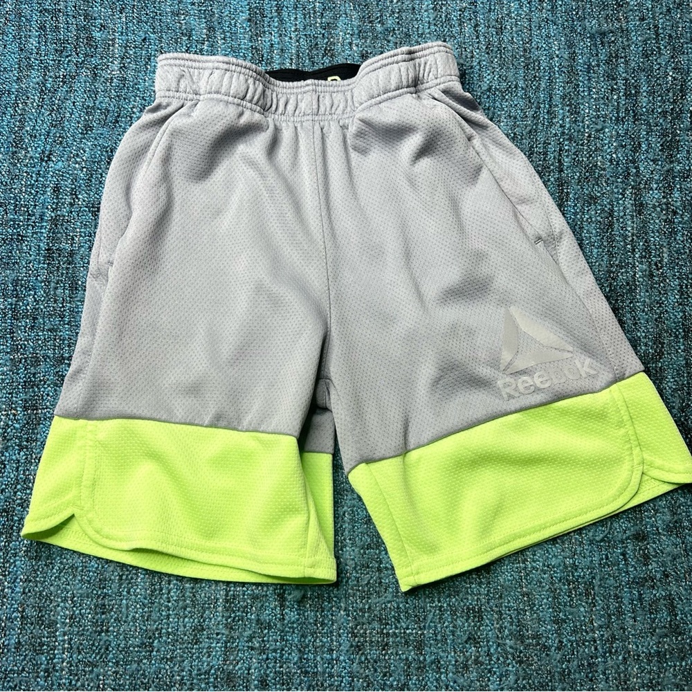 Reebok Youth Athletic Shorts in Gray Lime Green Colorblock Youth Boy's Medium 8
